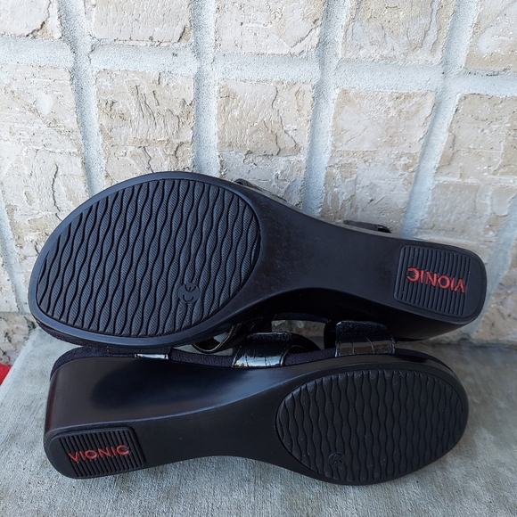 Vionic sandals women's😃😃😃 Size 9 wide - Picture 7 of 8